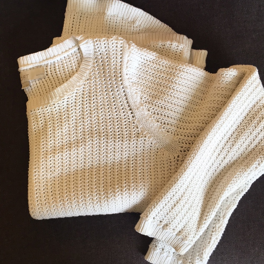 White loose knit LOFT sweater petite medium